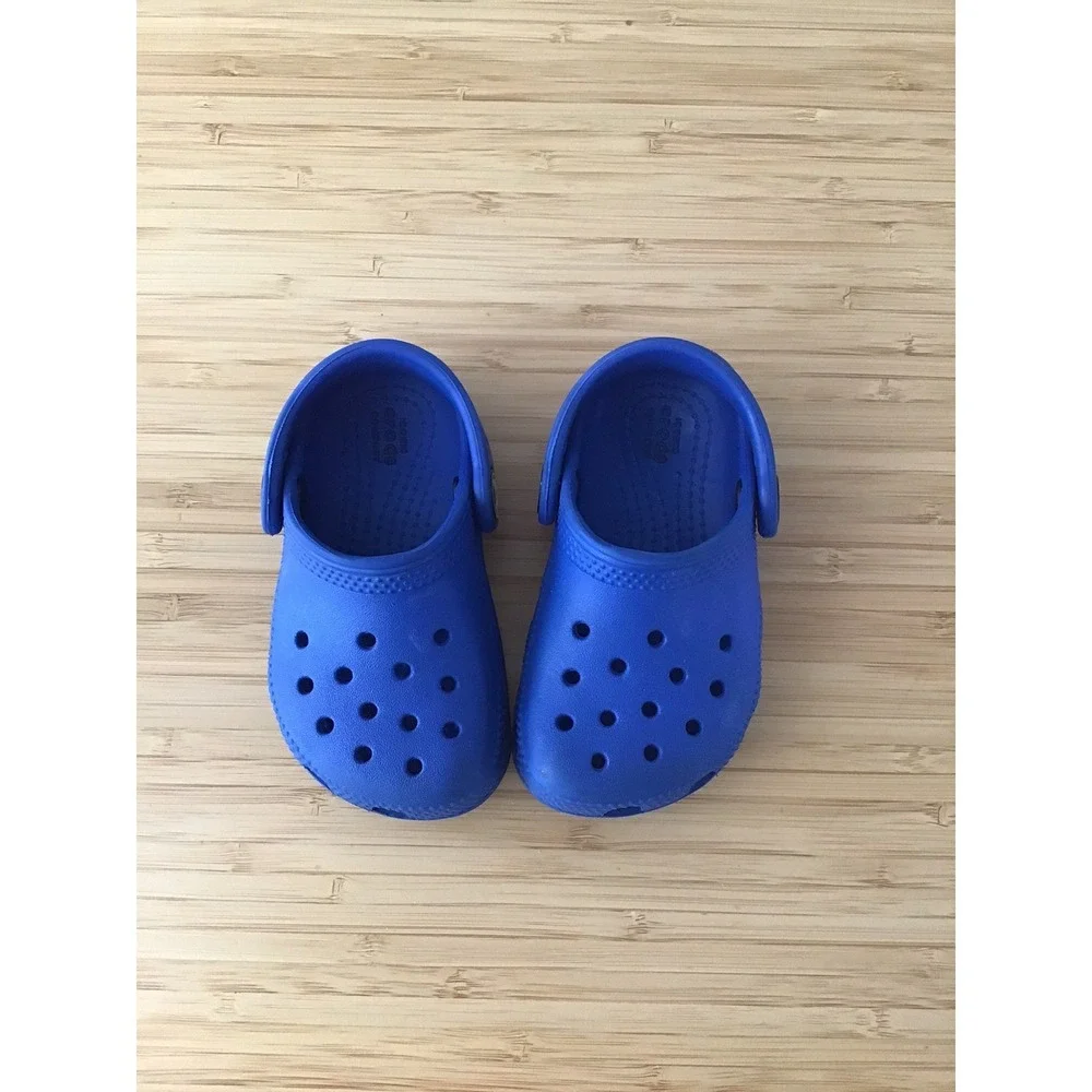 Crocs Blue Classic Clog Slip-On for Kids Size 6c